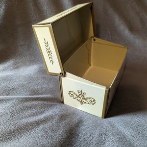 VintageCrossed Arrow Metal TIN RECIPE BOX VOhio Art Co RETRO Kitchen Design GOLD